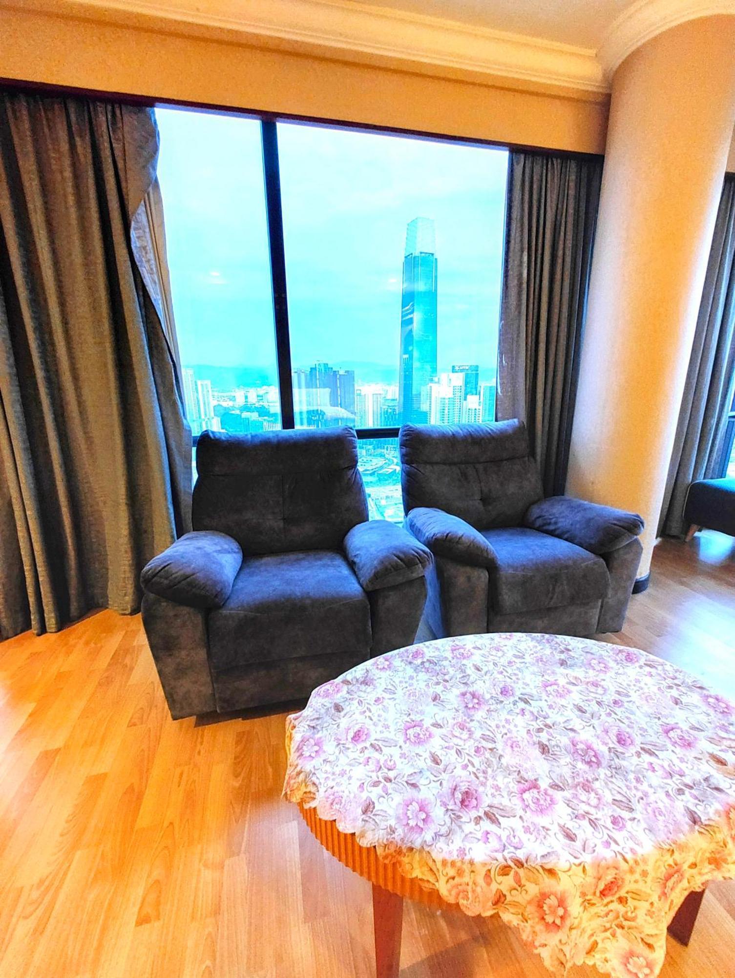 Times Square Twobedroom At Kl Apartment *