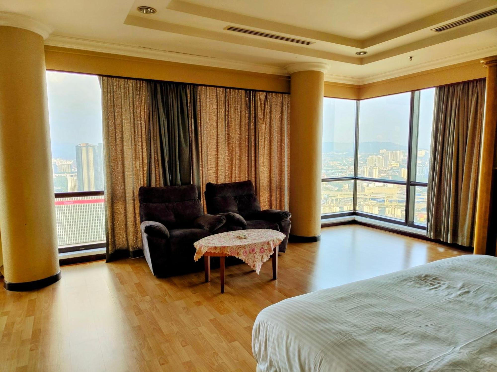 Times Square Twobedroom At Kl Pangsapuri *